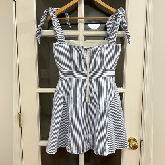 Bardot Linen Stripe Dress - Size 6 - blue and white striped - Picture 4 of 10